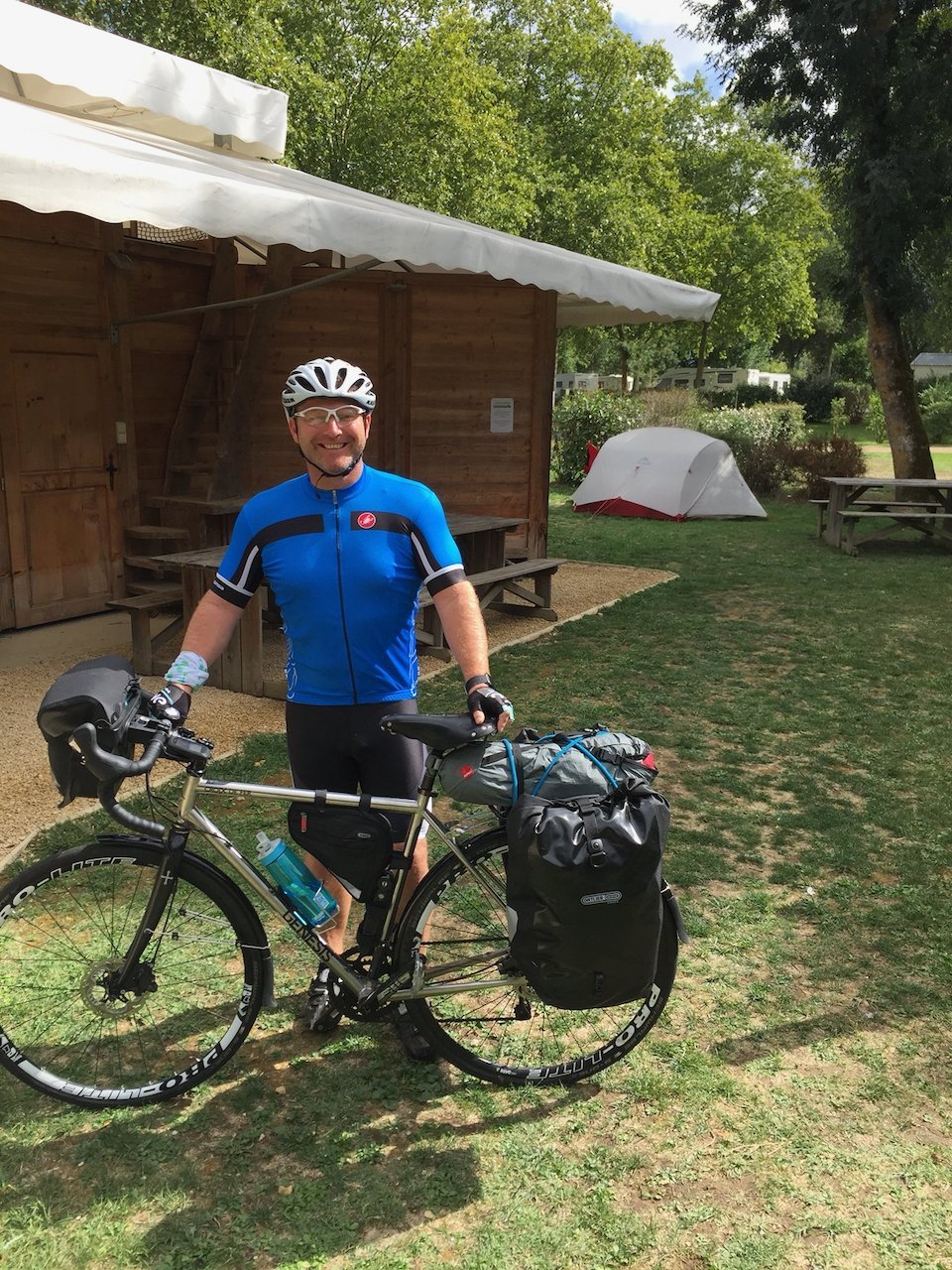 Damian Sémonin — the Cornish Cycling Sketcher, plein air on the Cornwall coast